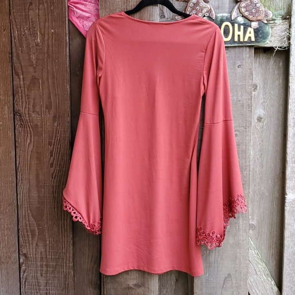 Haani Bell Sleeve Dress Excellent Condition - Picture 4 of 5